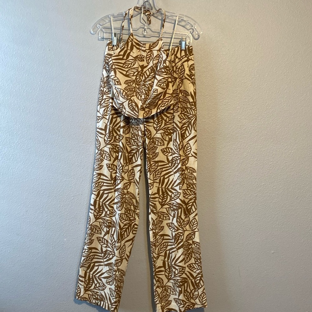 House of Harlow 1960
Printed Pleated Accents Pant Set